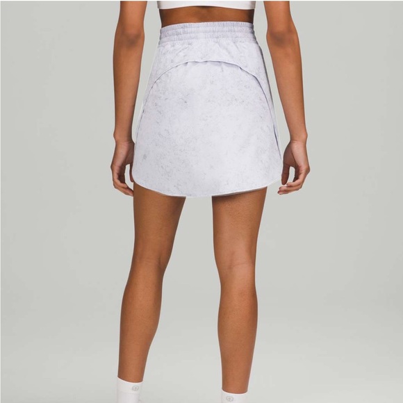 Lululemon high rise hotty hot skirt long NWOT - Picture 2 of 6